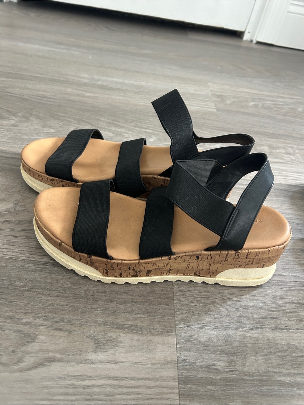 Universal Thread Black Elastic Cork-Platform Sandals